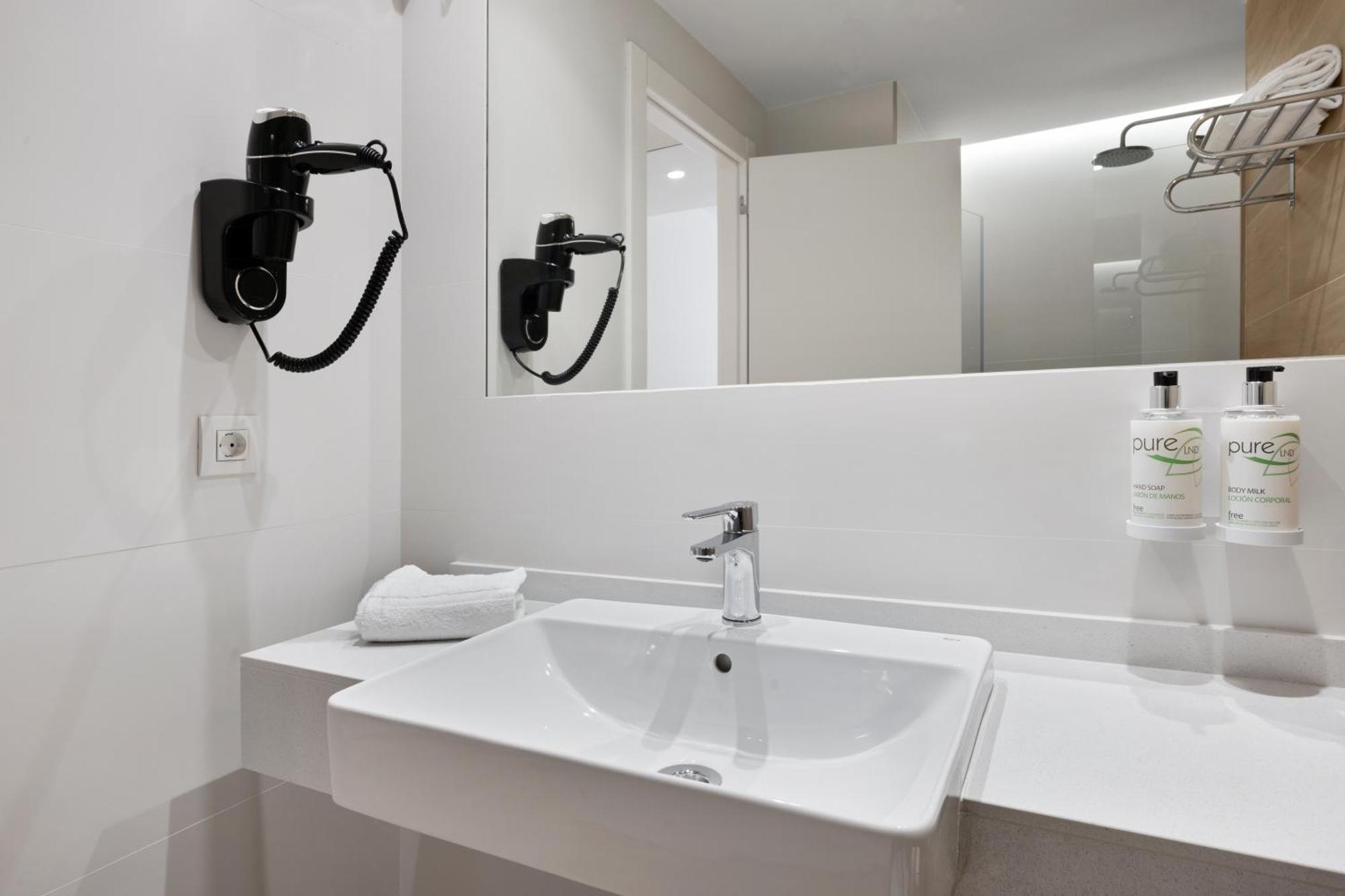 B&B Hotel Кастро-Урдиалес Экстерьер фото