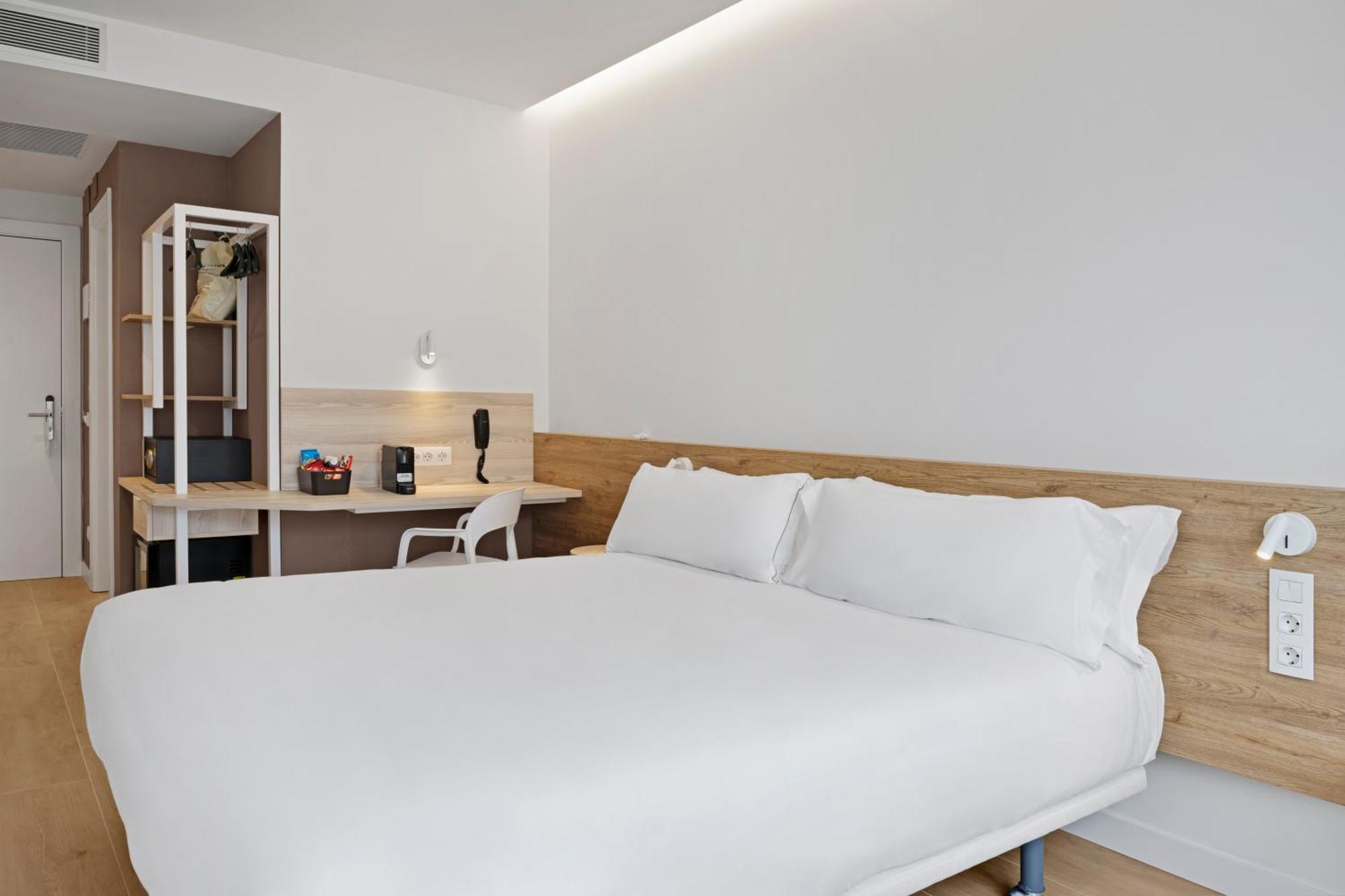 B&B Hotel Кастро-Урдиалес Экстерьер фото