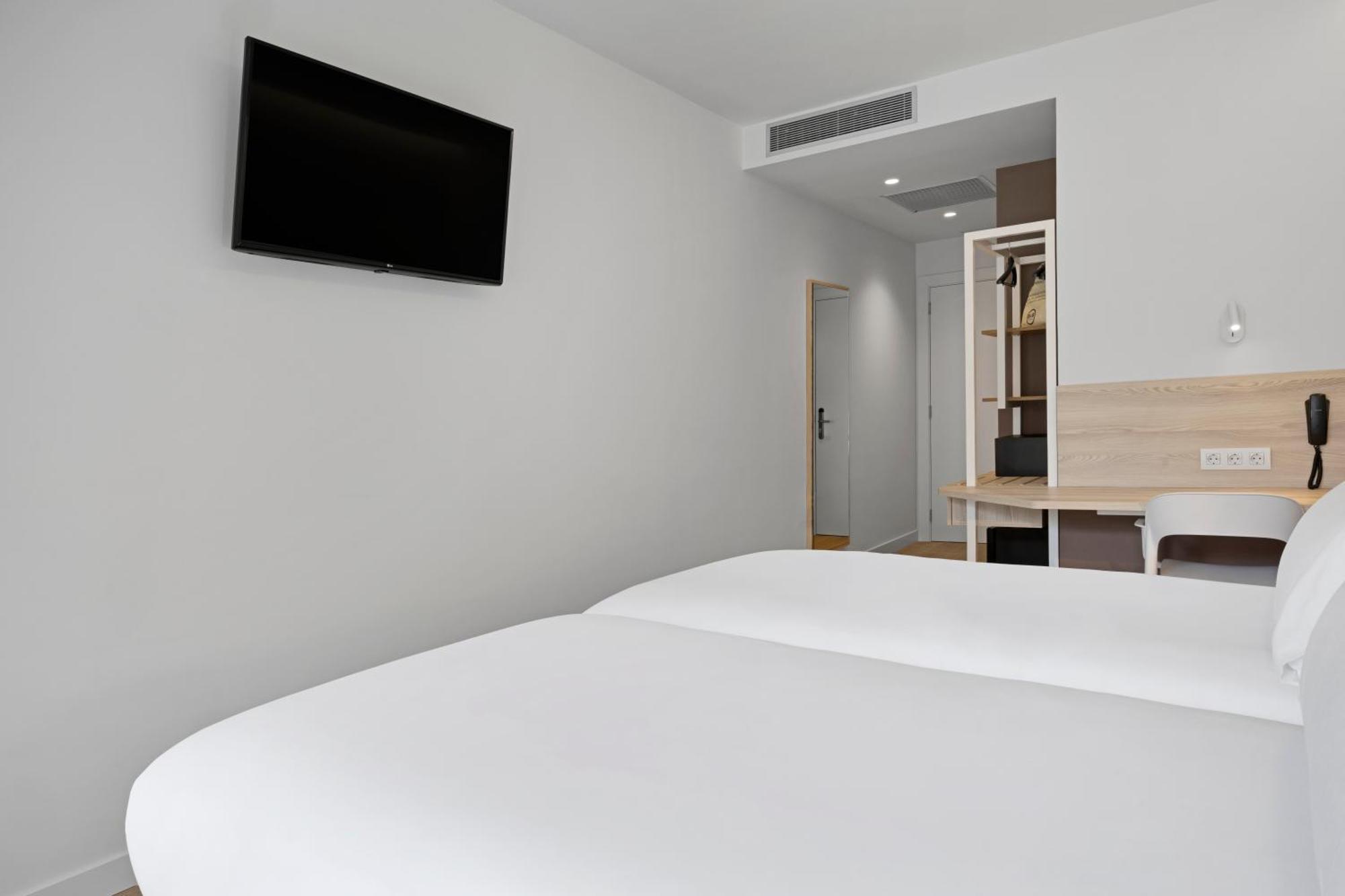 B&B Hotel Кастро-Урдиалес Экстерьер фото