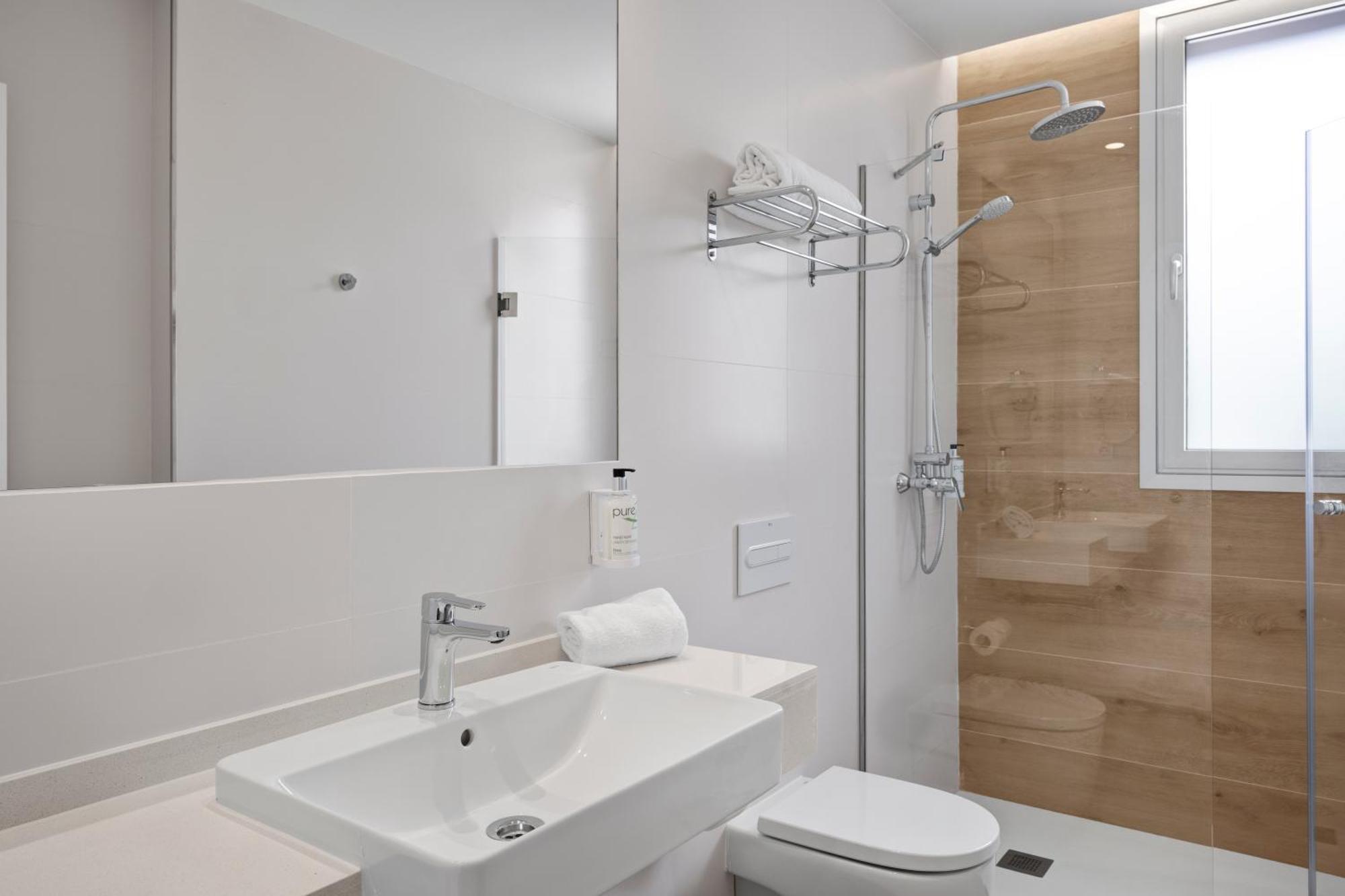 B&B Hotel Кастро-Урдиалес Экстерьер фото